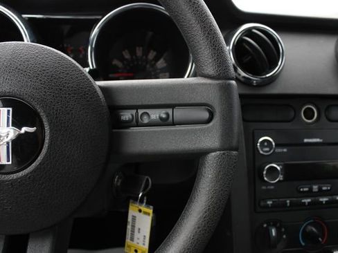 Used 2008 Ford Mustang Deluxe image 13