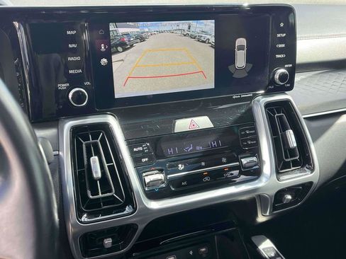 Used 2022 Kia Sorento SX image 24