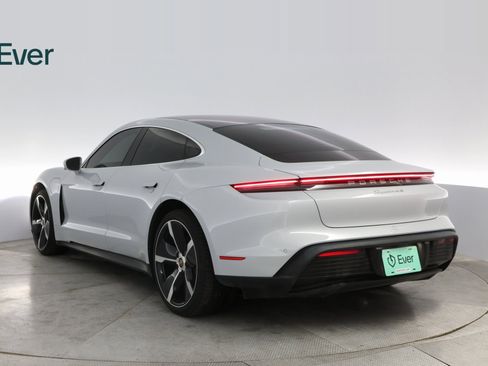 Used 2021 Porsche Taycan 4S w/ Premium Package image 14