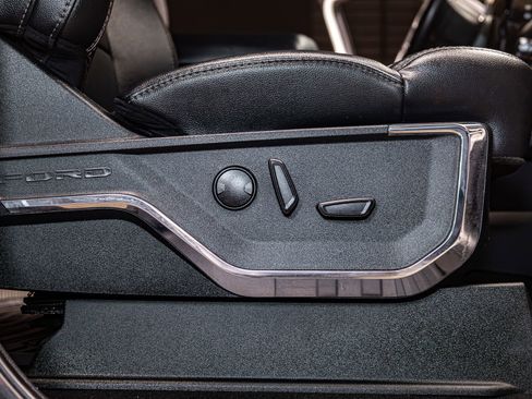 Used 2024 Ford F250 Lariat w/ Lariat Ultimate Package image 28