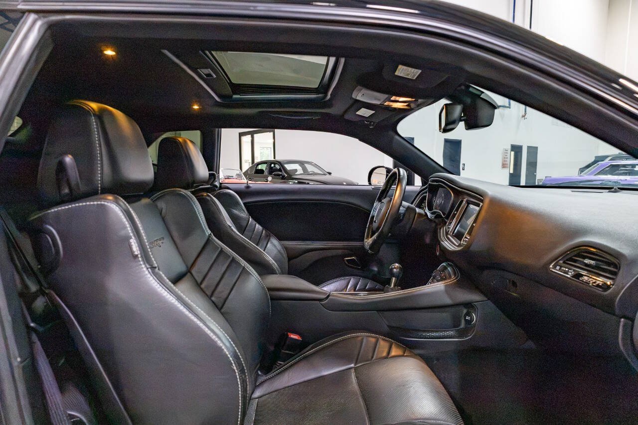 Used 2016 Dodge Challenger SRT Hellcat RWD image 35