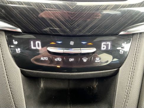 Used 2021 Cadillac XT6 Premium Luxury FWD image 16