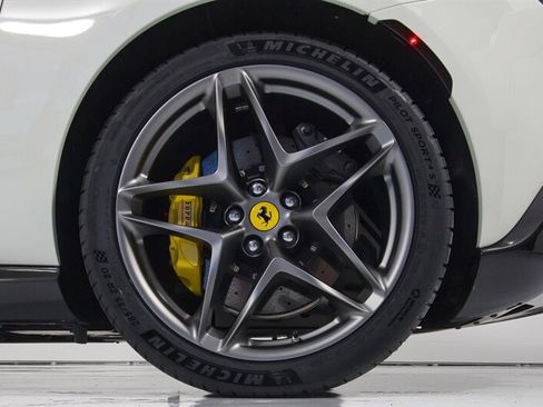 Used 2021 Ferrari Roma RWD image 9
