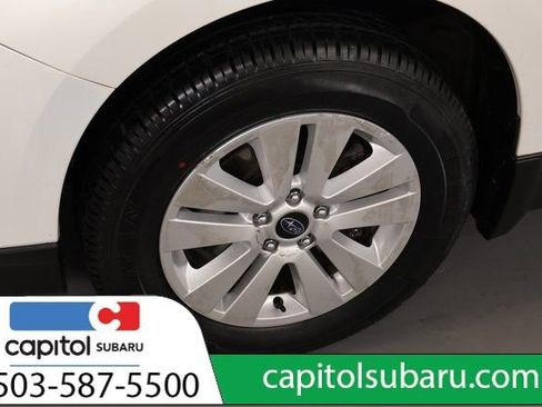 Used 2019 Subaru Outback 2.5i Premium image 8