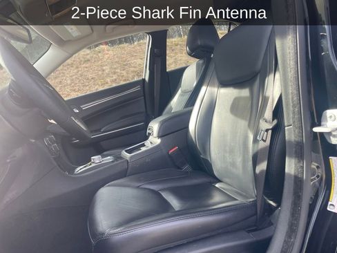 Used 2022 Chrysler 300 Touring L image 14