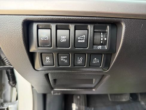 Used 2016 Subaru Outback 2.5i Limited AWD/4WD image 37