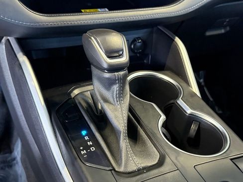 Certified 2023 Toyota Highlander XLE image 28