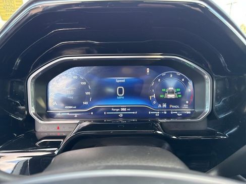 Used 2024 Chevrolet Silverado 2500 LT image 20