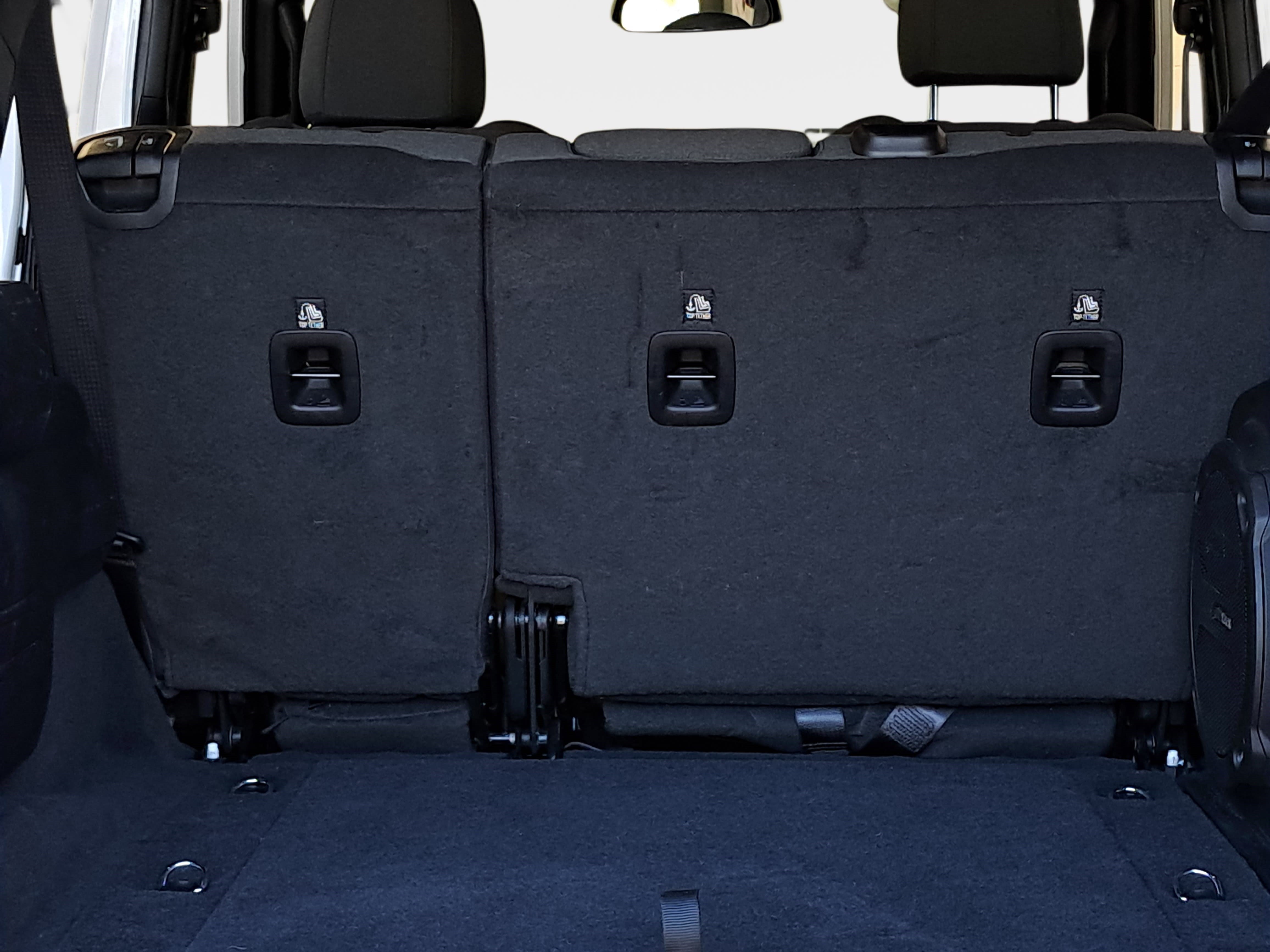 Used 2026 Jeep Wrangler Unlimited Sahara AWD/4WD image 12
