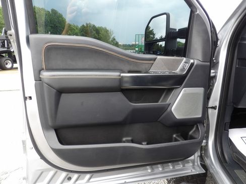 Used 2023 Ford F250 Platinum w/ Tremor Off-Road Package AWD/4WD image 13