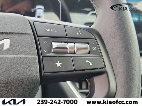 Used 2025 Kia K4 EX image 23