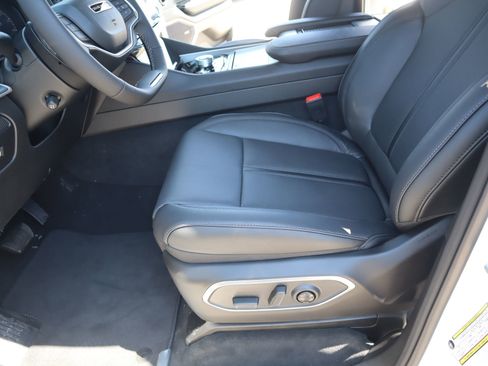 New 2026 Jeep Grand Wagoneer Limited AWD/4WD image 11