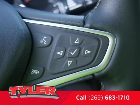 Used 2023 Chevrolet Equinox Premier FWD image 29