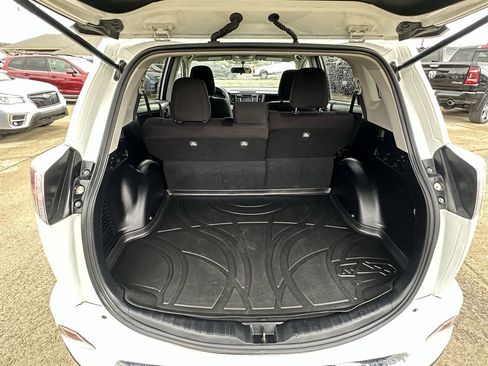 Used 2016 Toyota RAV4 LE image 20