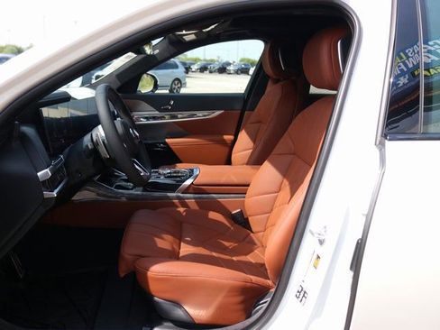 New 2025 BMW 760i xDrive image 7