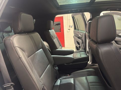 Used 2021 Chevrolet Tahoe RST w/ Luxury Package AWD/4WD image 27