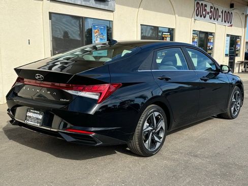 Used 2023 Hyundai Elantra Limited image 4