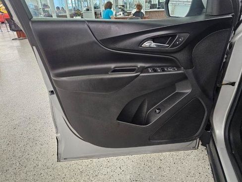 Used 2020 Chevrolet Equinox LT w/ Driver Convenience Package FWD image 26