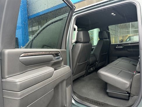 Used 2025 Chevrolet Silverado 2500 LTZ image 17