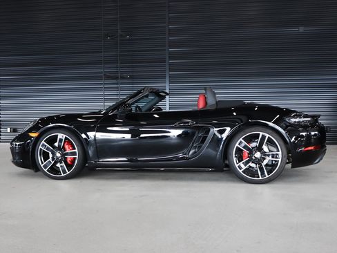 Used 2024 Porsche 718 Boxster S image 2