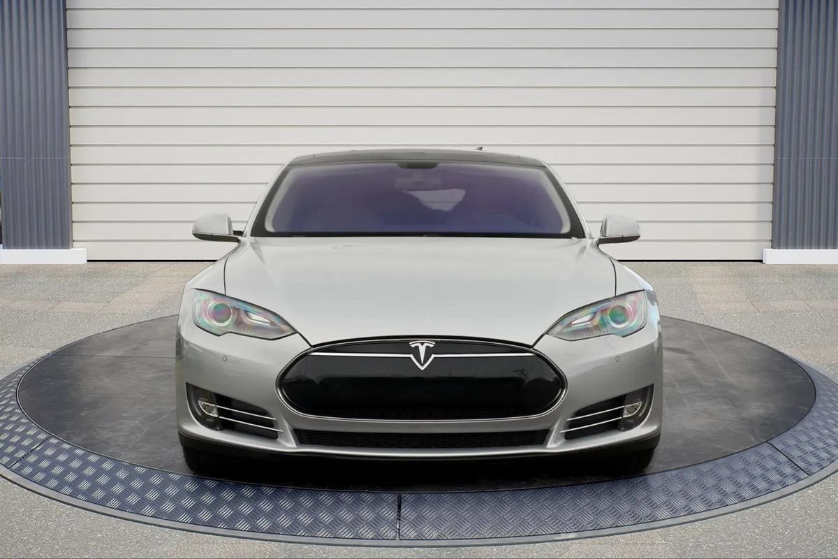 Used 2013 Tesla Model S RWD image 2