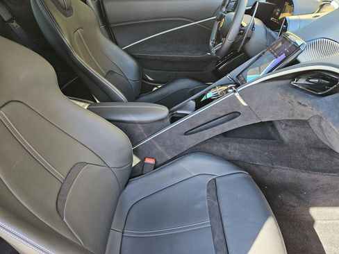 Used 2022 Ferrari Roma image 17