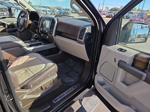 Used 2019 Ford F150 Limited w/ Trailer Tow Package image 11