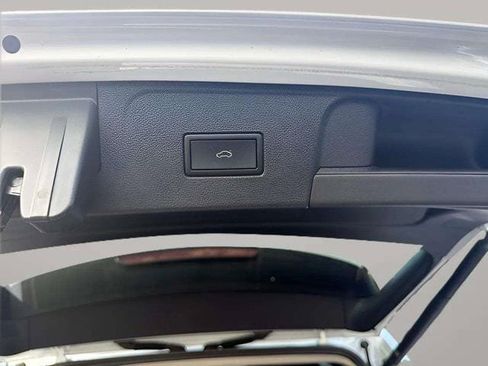 Certified 2025 Volkswagen Atlas Peak Edition SE AWD/4WD image 27