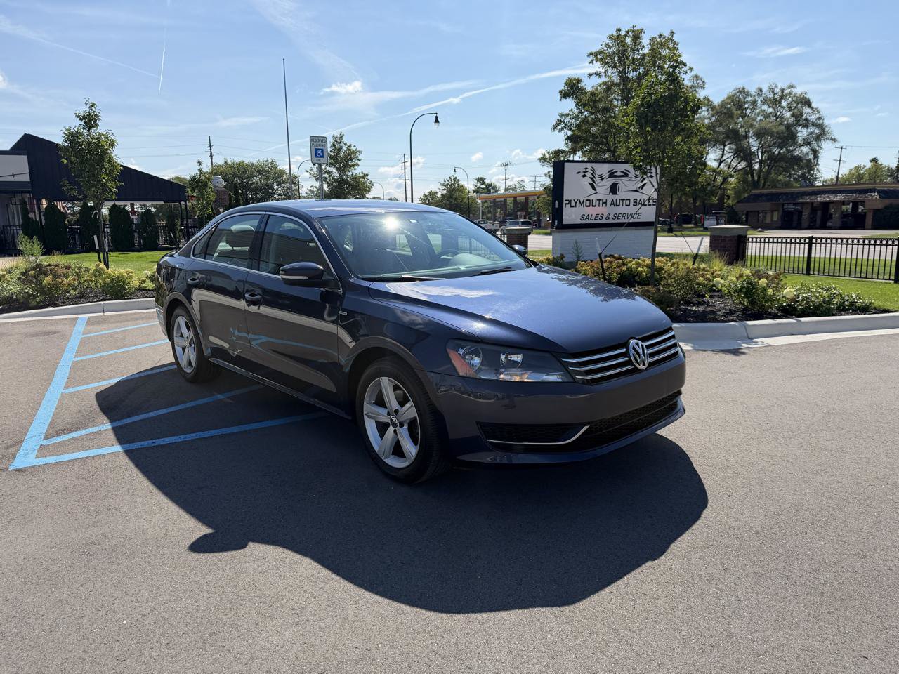 Used 2014 Volkswagen Passat 1.8T Wolfsburg Edition FWD image 3