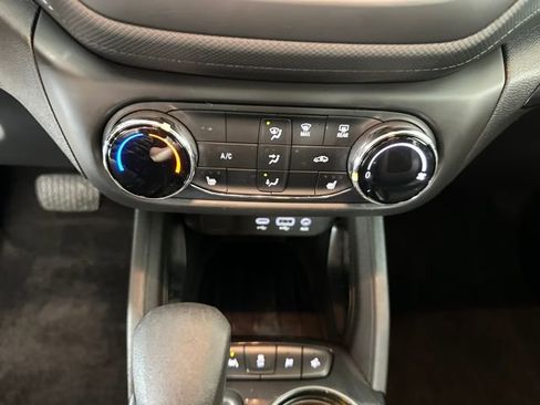 Used 2023 Chevrolet TrailBlazer LT image 23