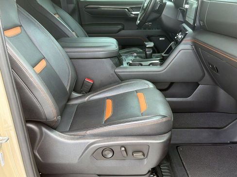 Used 2023 GMC Sierra 1500 AT4 w/ AT4 Premium Package AWD/4WD image 29