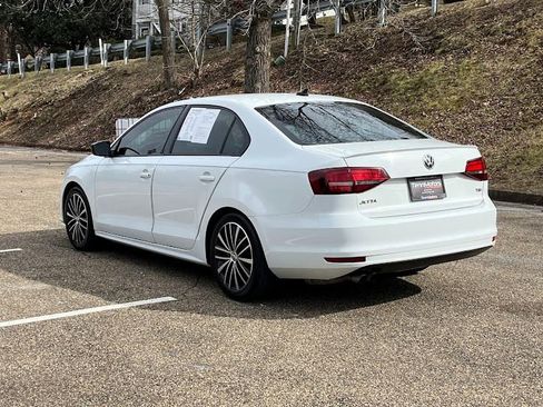 Used 2016 Volkswagen Jetta Sport image 25