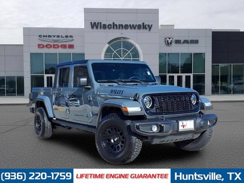 Used 2025 Jeep Gladiator Sport AWD/4WD image 1