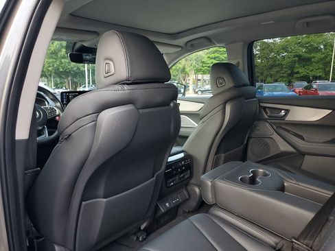 Certified 2025 Acura MDX FWD image 12