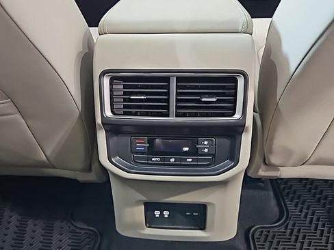 New 2026 Volkswagen Atlas SE FWD image 18