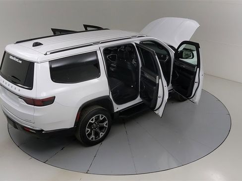 Used 2024 Jeep Wagoneer Series III image 54
