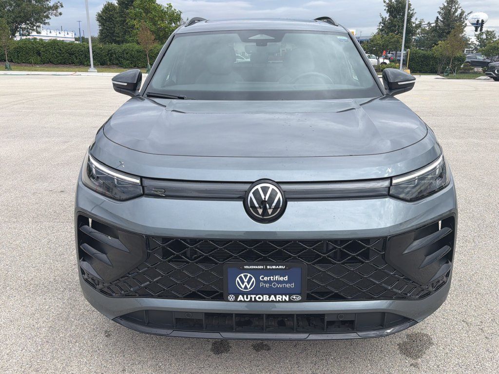 Certified 2026 Volkswagen Tiguan SE R-Line AWD/4WD image 2