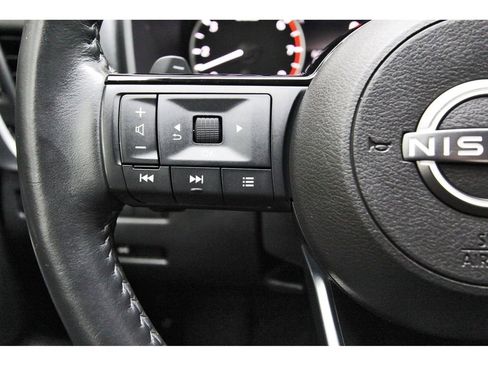 Used 2023 Nissan Rogue SV w/ SV Premium B Package FWD image 15