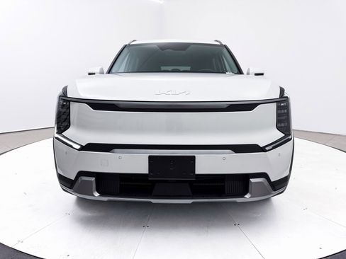 Used 2024 Kia EV9 Wind image 11