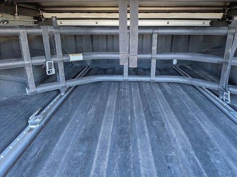 Used 2018 Nissan Frontier SL AWD/4WD image 6