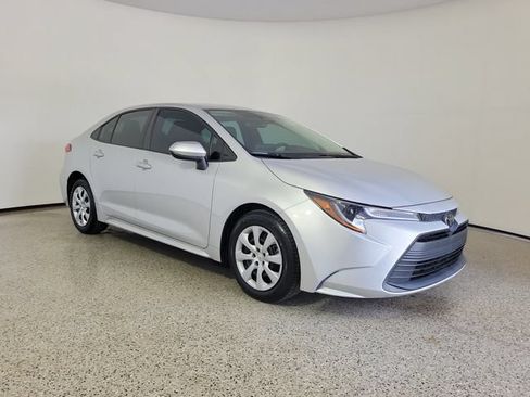Used 2024 Toyota Corolla LE FWD image 4