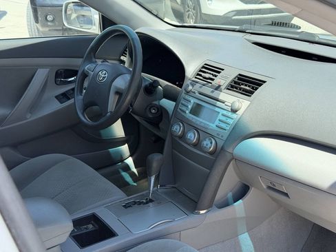 Used 2009 Toyota Camry LE FWD image 8