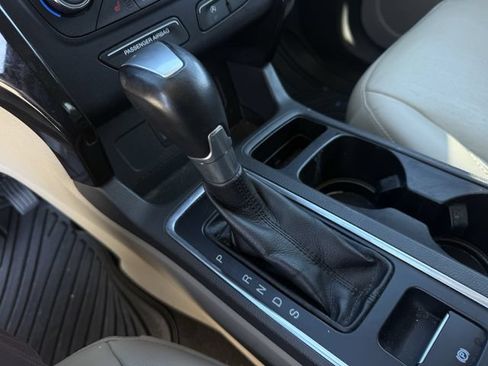 Used 2017 Ford Escape Titanium AWD/4WD image 19