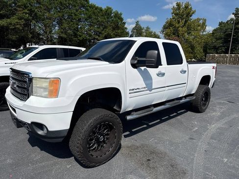 Used 2014 GMC Sierra 2500 Denali w/ Suspension Package, Off-Road AWD/4WD image 1