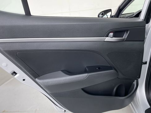Used 2019 Hyundai Elantra SE w/ Cargo Package image 18
