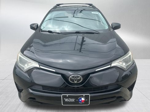 Used 2017 Toyota RAV4 LE FWD image 2
