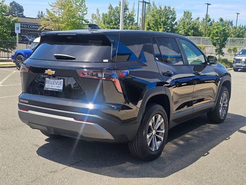 New 2026 Chevrolet Equinox LT w/ Safety and Technology Package FWD image 5