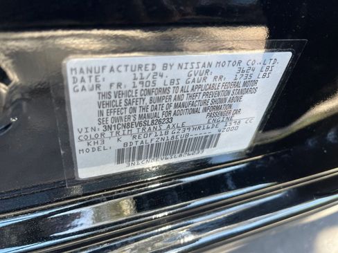 Used 2025 Nissan Versa SV FWD image 27
