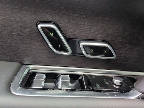 New 2026 Land Rover Range Rover SE image 17