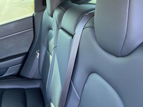 Used 2023 Tesla Model 3 Standard Range RWD image 9